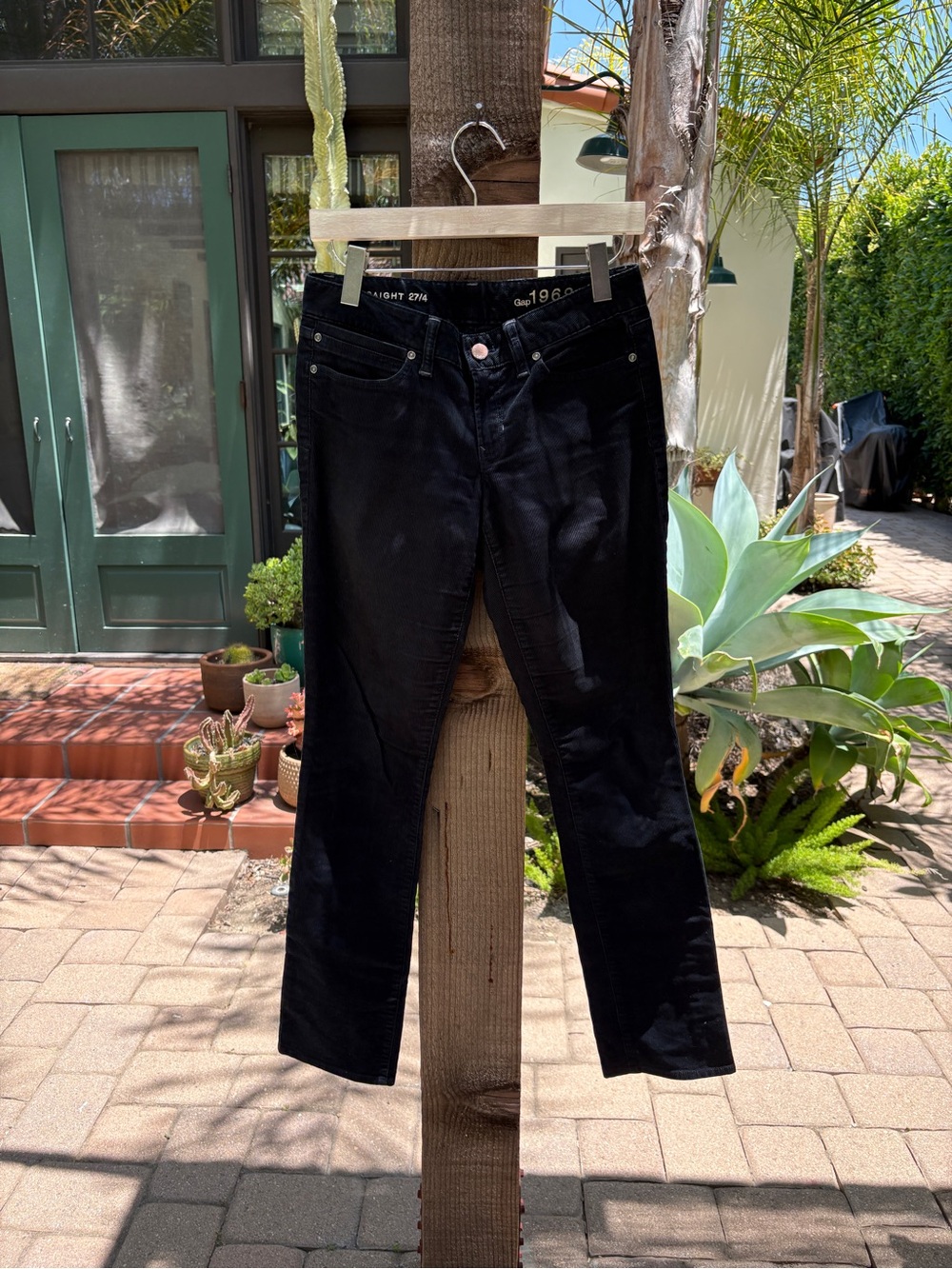 Gap 1969 Navy blue low rise straight leg cords size 27/4